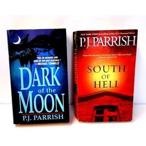 Dark Of The Moon & South Of Hell P.J. Parrish 2 Paperback Book Lot Crime Mystery